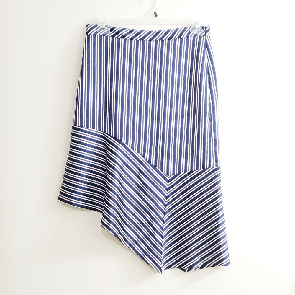 NWT Blue and White Asimetral Skirt
